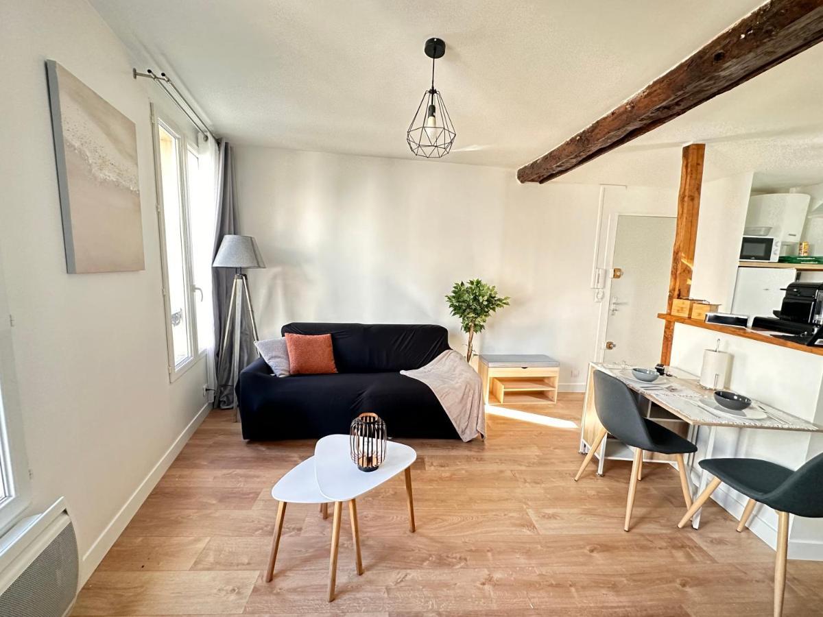 Home Up Pontoise Exterior photo